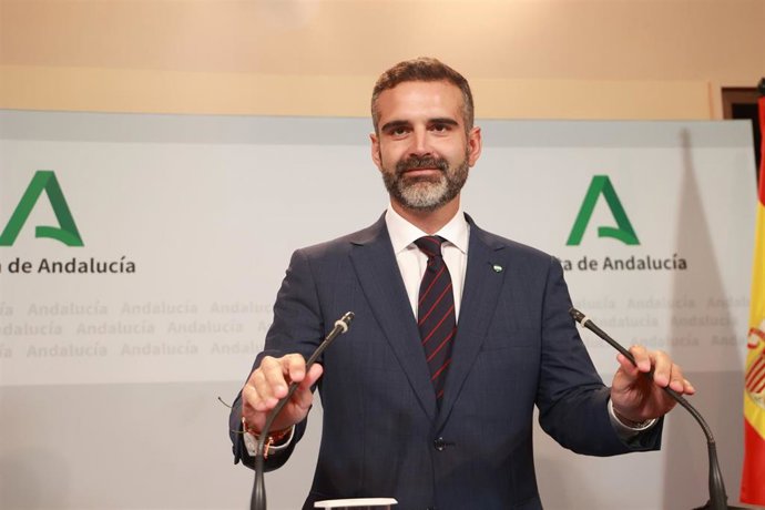 El consejero de Sostenibilidad y portavoz del Gobierno andaluz, Ramón Fernández-Pacheco, este martes en la rueda de prensa del Consejo de Gobierno.