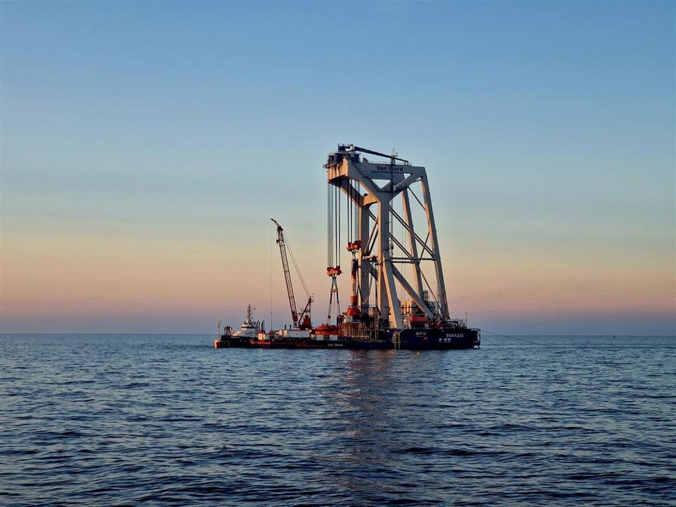 Ni / Iberdrola Instala Los Cincuenta Monopilotes Del Parque Eólico Marino Baltic Eagle