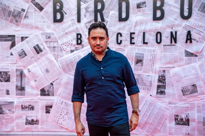 Archivo - El director de cine J. A. Bayona en junio al presentar Bird Box Barcelona
