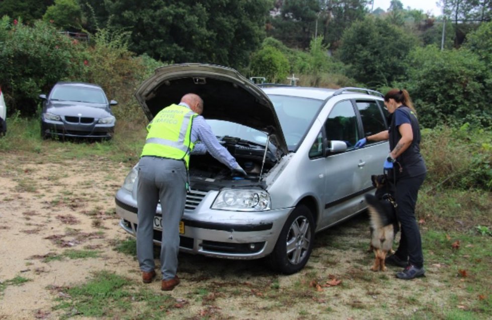 Detenido en Toén (Ourense) el ocupante de un vehículo sustraído en Portugal