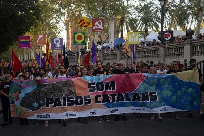 La manifestació convocada per la CUP i entitats de l'Esquerra independentista