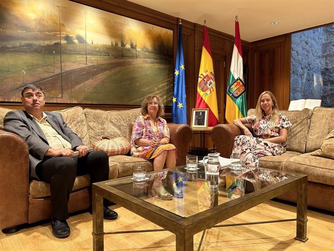 Np Reunión Presidenta Del Parlamento Con Responsables Del Cermi Rioja