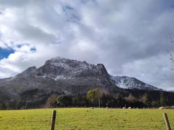 Archivo - Nubes sobre Bizkaia