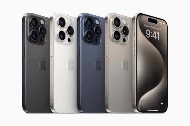 Los cuatro acabados del iPhone 15 Pro y el iPhone 15 Pro Max