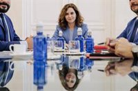 Ayuso se suma al '¡Basta ya!' de Aznar contra el pacto de Sánchez con Puigdemont