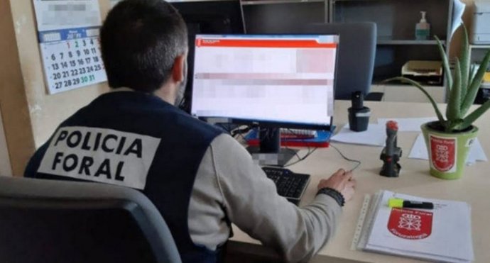 Agente en el transcurso de una investigación.