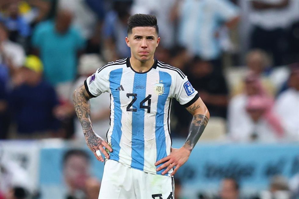Archivo - Enzo Fernández durante un partido con la selección argentina 