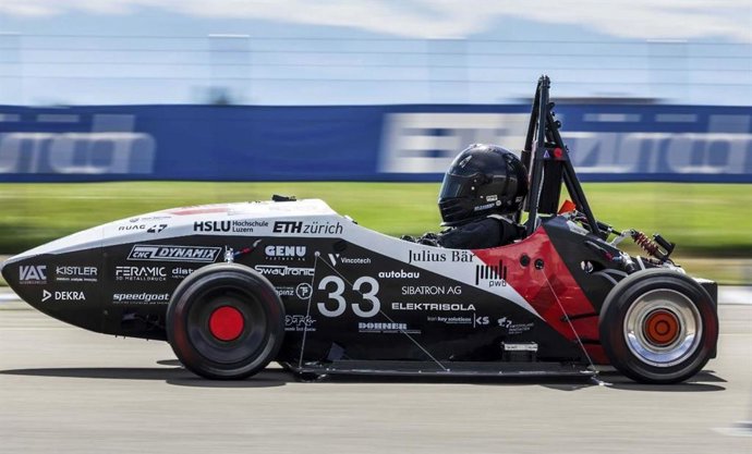 Coche eléctrico de carreras Mythen