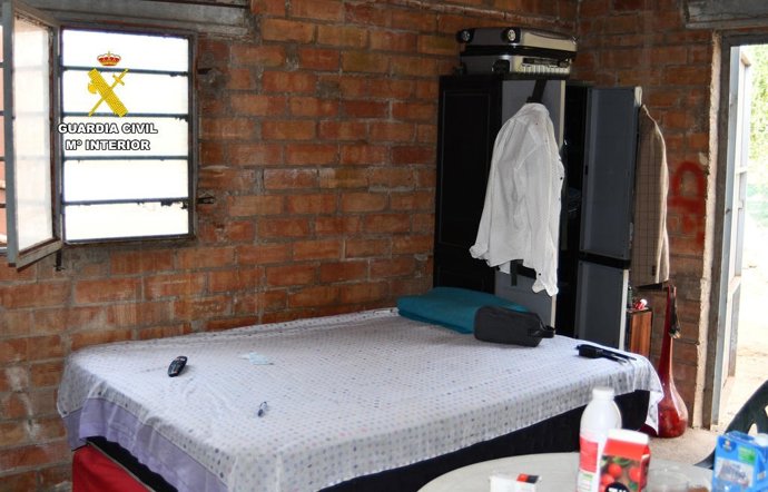 La Guardia Civil Libera En El Baix Peneds A Un Trabajador De Un Centro Hípico Al Que Explotaban En Una Cuadra