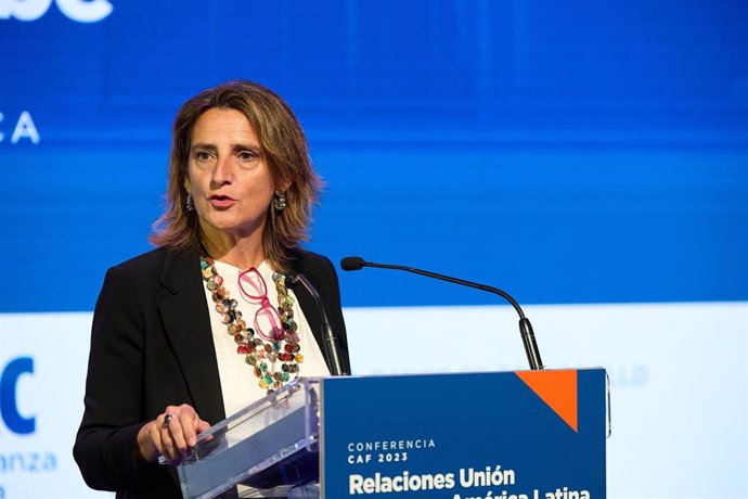 La vicepresidenta tercera del Gobierno y ministra para la Transición Ecológica y Reto Demográfico en funciones, Teresa Ribera, interviene durante la Conferencia CAF en Casa América, a 13 de septiembre de 223, en Madrid (España).