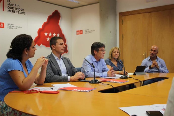 Rueda de prensa del Grupo Socialista de la Asamblea de Madrid sobre educación