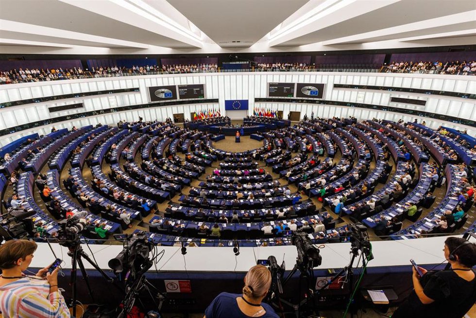 La presidenta de la Comisión Europea, Ursula Von der Leyen, pronuncia el discurso sobre el Estado de la Unión ante el Pleno de la Eurocámara en Estrasburgo