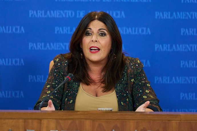 La portavoz del Grupo Parlamentario Socialista, Ángeles Férriz, durante la ronda de ruedas de prensa de portavoces de los grupos parlamentarios en el Parlamento de Andalucía, a 13 de septiembre de 2023 en Sevilla (Andalucía, España). Los portavoces de l