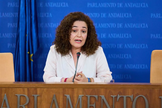 La portavoz del Grupo Por Andalucía, Inmaculada Nieto, este miércoles en rueda de prensa. 