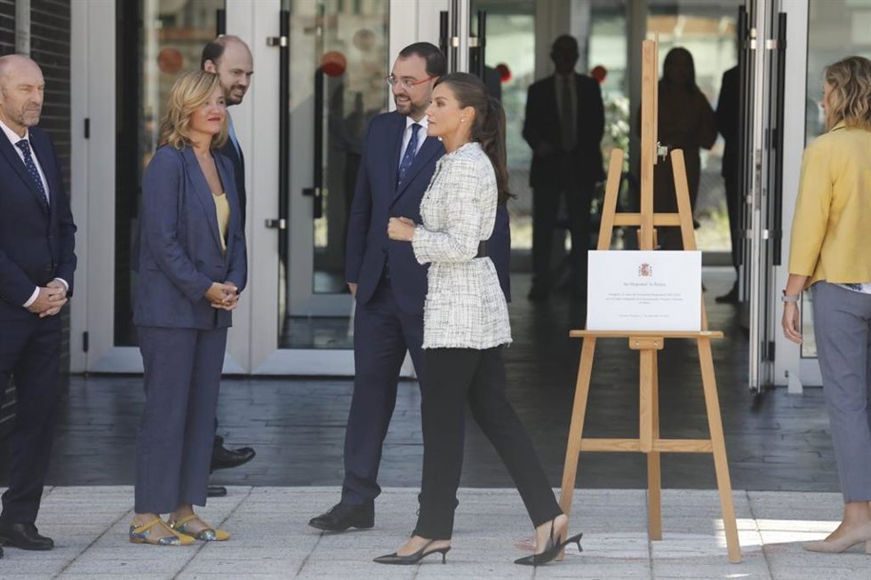 La reina Letizia inaugura el curso de Formación Profesional en Centro Integrado de Formación Profesional de Cominicación, Imagen y Sonido de Langreo.