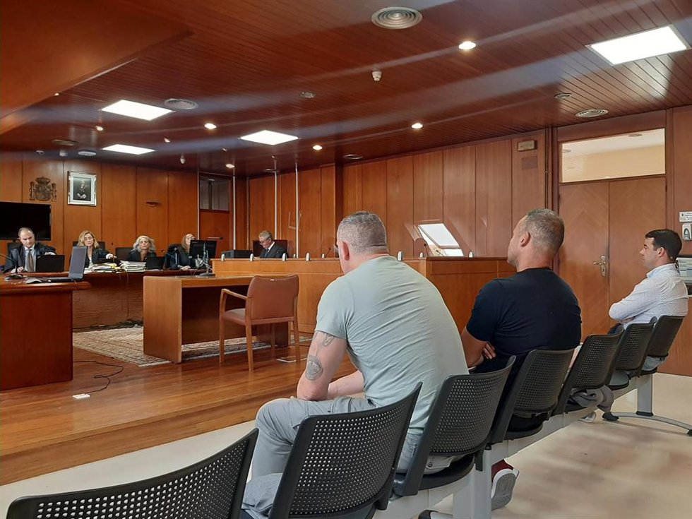 Juicio a tres acusados de distribuir y vender cocaína en Laredo