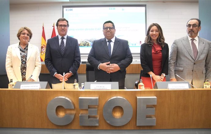 Encuentro empresarial en la sede de la CEOE con la presencia del ministro de Economía y Finanzas de Perú, Alex Contreras