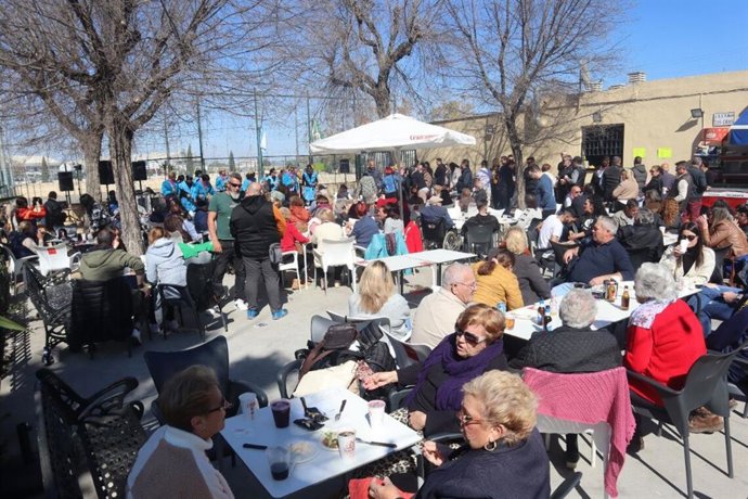 Este 2023 el apoyo municipal a los vecinos ha ascendido a más de 123.000 euros con otras aportaciones para modernización de equipos informáticos o realización de actividades culturales y de cohesión social.