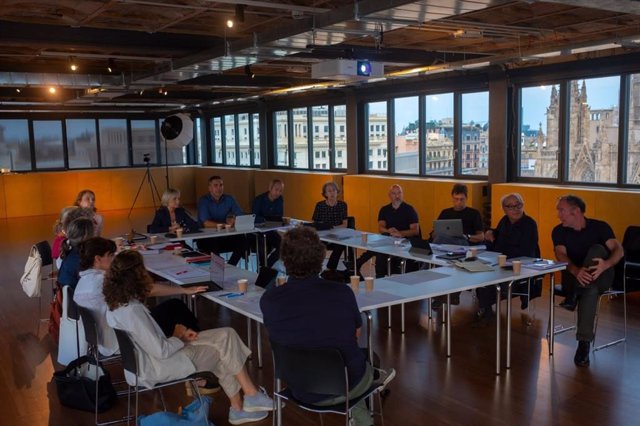 Imatge del jurat que tria els finalistes