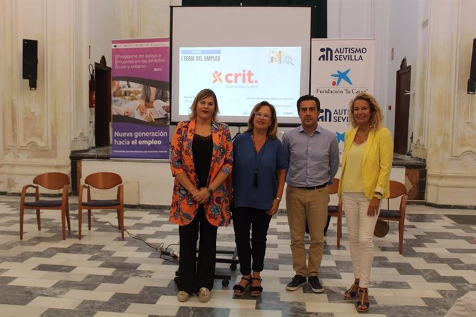 La Escuela de Economía Social de Osuna (Sevilla) ha acogido la I Jornada de Empleo organizada por la asociación Autismo Sevilla.