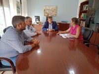 La delegada de Justicia se reúne con el alcalde de Guadalcázar (Córdoba) y visita obras del PFEA en el municipio