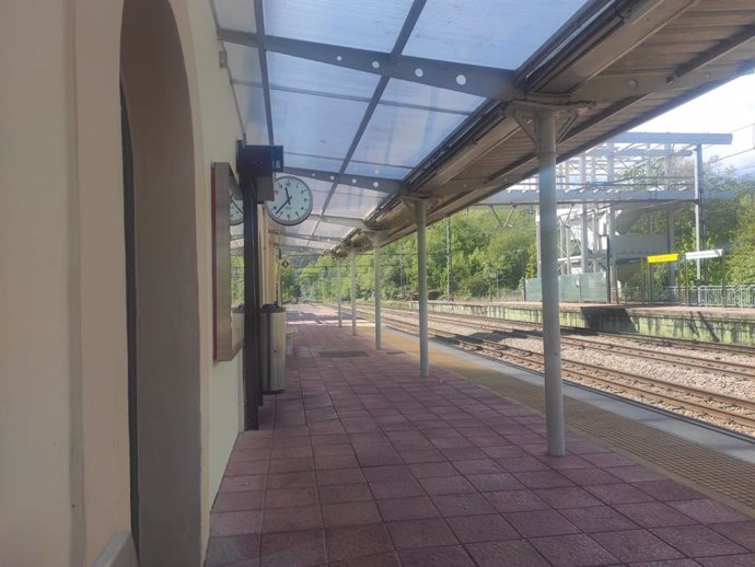 Archivo - Estación de tren en Siero