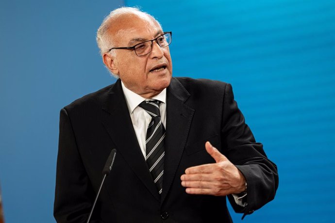 Archivo - 22 June 2023, Berlin: Ahmed Attaf, Algerian Foreign Minister, speaks during a meeting with German Foreign Minister Baerbock (not pictured) at a press conference at the Federal Foreign Office. Photo: Fabian Sommer/dpa