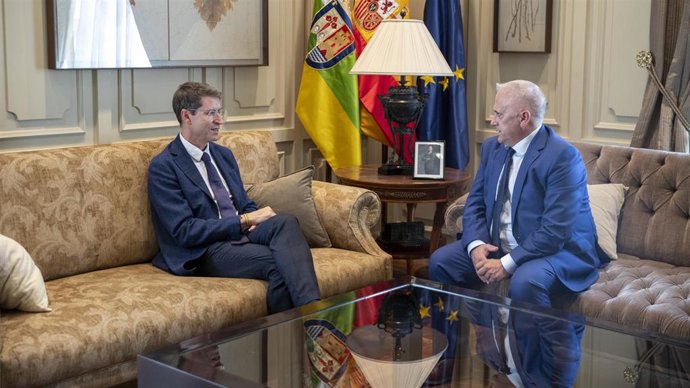 El Ejecutivo muestra su apoyo al nuevo presidente de la FRM para "afrontar juntos los retos del municipalismo"