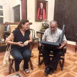 Reunión mantenida entre María Dolores García, presidenta de la UCAM, y Juan de la Caridad García, arzobispo de la Arquidiócesis de San Cristóbal de La Habana