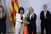 El Parlament otorga la Medalla de Oro a las jugadoras del equipo femenino del FC Barcelona