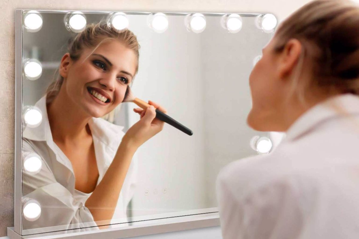 Este espejo con luz de maquillaje de la marca Flamingueo tiene