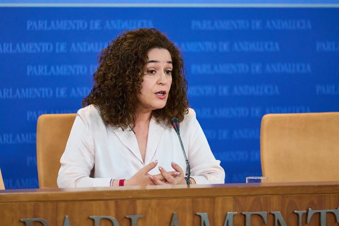 La portavoz del Grupo Por Andalucía, Inmaculada Nieto, durante la ronda de ruedas de prensa de portavoces de los grupos parlamentarios en el Parlamento de Andalucía, a 13 de septiembre de 2023 en Sevilla (Andalucía, España). 