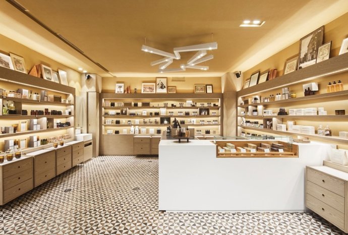 Archivo - Una tienda de Puig de la marca Loto del Sur