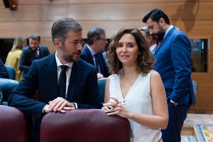 La presidenta de  la Comunidad de Madrid, Isabel Díaz Ayuso, junto al consejero de Presidencia, Justicia y Administración Locales, Miguel Ángel García