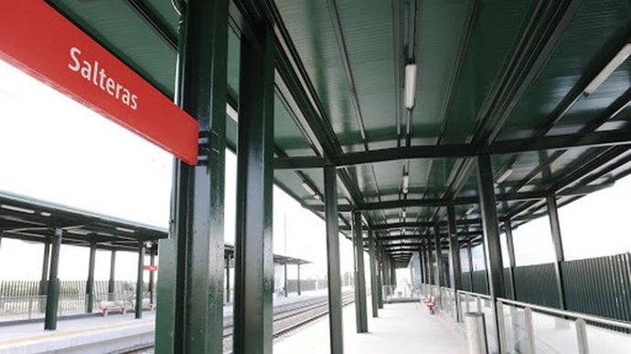 Estación de Salteras (Sevilla) en la que se hará la ampliación de la vía de apartadero.