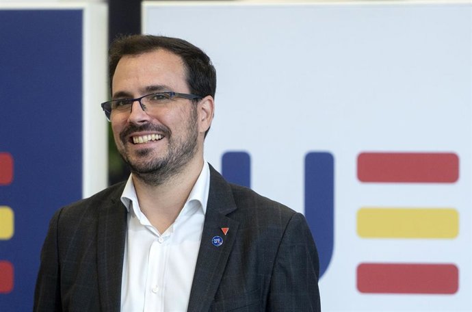 El ministro de Consumo en funciones, Alberto Garzón, a su llegada al acto de apertura del Foro Iberoamericano de Agencias Gubernamentales de Protección al Consumidor (FIAGC) y autoridades de la Comisión Europea (CE), en el Palacio de Congresos de IFEMA 