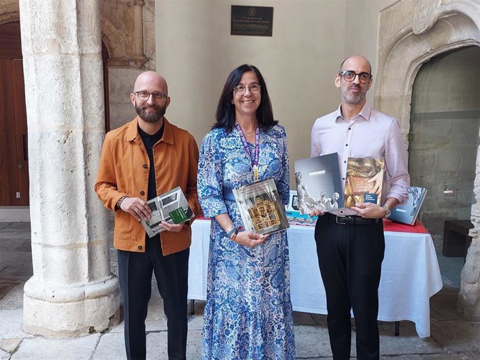 Alicia Villar junto a los directores de los museos estatales de Valladolid en la presentación de los datos del Bono Cultural.