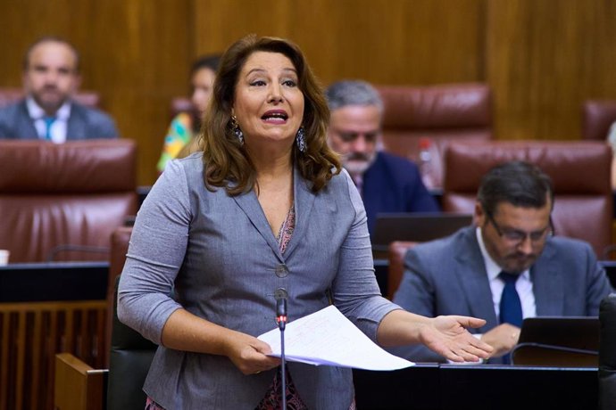 La consejera de Agricultura, Pesca, Agua y Desarrollo Rural, Carmen Crespo, en la sesión de control en el Parlamento andaluz.