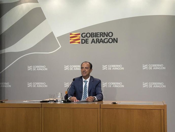 El consejero de Sanidad, José Luis Bancalero, en rueda de prensa