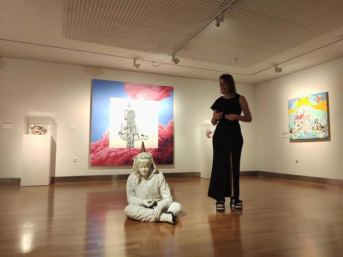 La doctora en Historia del Arte, Alejandra Rodríguez Cunchillos, en la exposición.