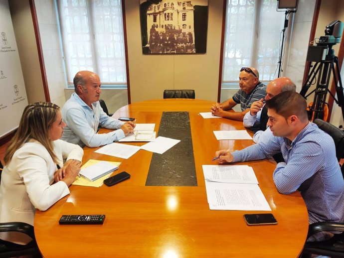 Reunión de Unión Rural Asturiana con el grupo parlamentario del PP.