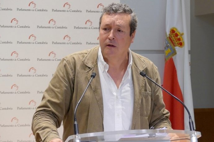 El diputado del Partido Popular y senador autonómico, Íñigo Fernández