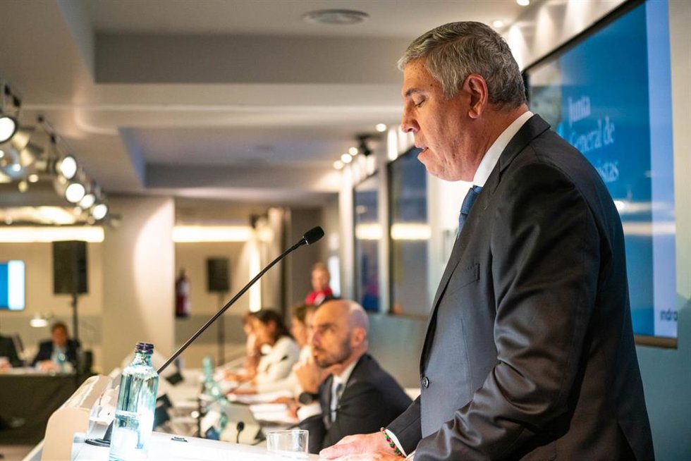Archivo - El nuevo consejero delegado de Indra, José Vicente de los Mozos, interviene durante la junta general ordinaria de accionistas de Indra, a 30 de junio de 2023, en Alcobendas, Madrid (España).