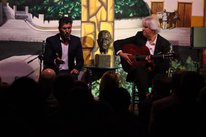 Una de las actuaciones de Arcángel en la 'Peña Flamenca La Soleá'.