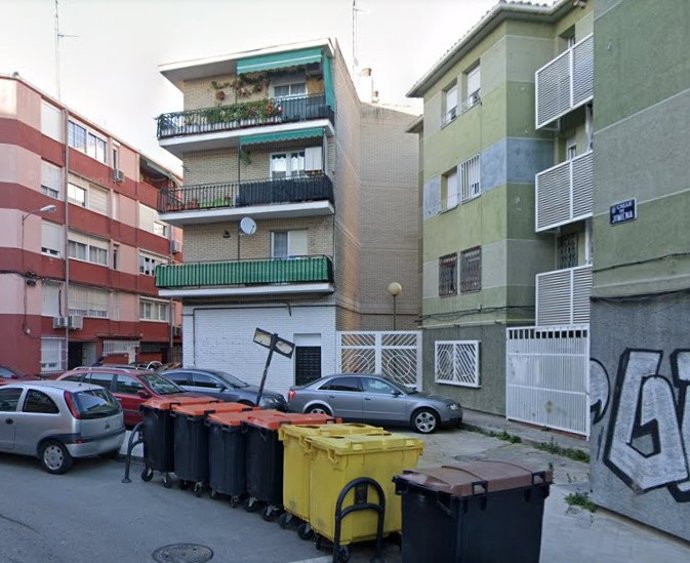 Dos heridos y tres detenidos en una reyerta entre dos familias con 'nunchakus' y machetes en Vallecas.