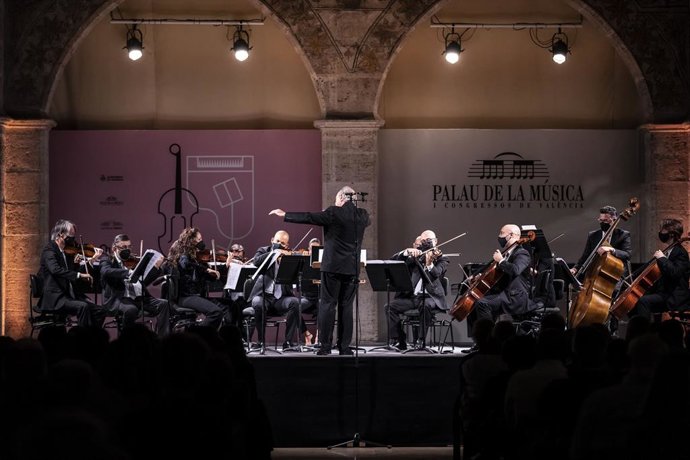 Archivo - La Orquesta de Valncia y Raúl Arias llevan al Almudín el concierto para violín y cuerda de Mendelssohn