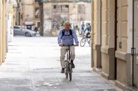 Ribó acusa a Catalá de asumir los planteamientos de Vox al quitar carriles bici: "Se va a pegar la torta"