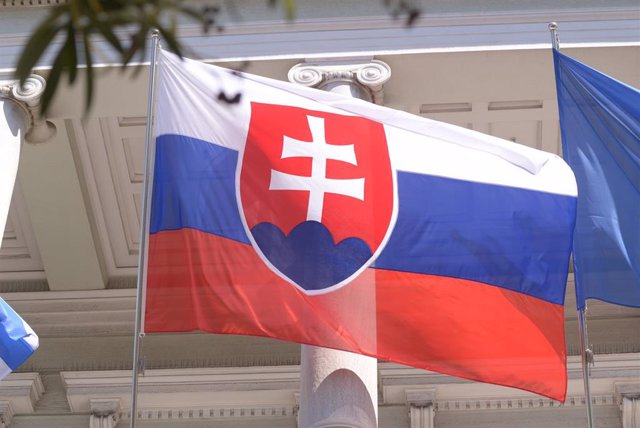 Archivo - Imagen de archivo de una bandera de Eslovaquia. 