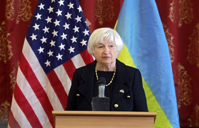 Archivo - December 22, 2022, Kyiv, Ukraine: US Treasury Secretary Janet Yellen speaks to the students of school no. 168 of the Obolon district, capital of Ukraine.