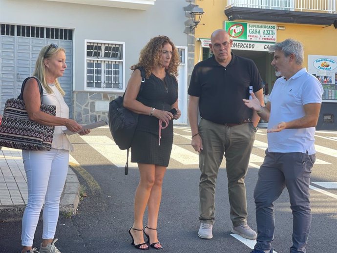 La consejera de Cooperación Municipal del Cabildo de Tenerife, Sonia Hernández, en una visita al Puerto de la Cruz